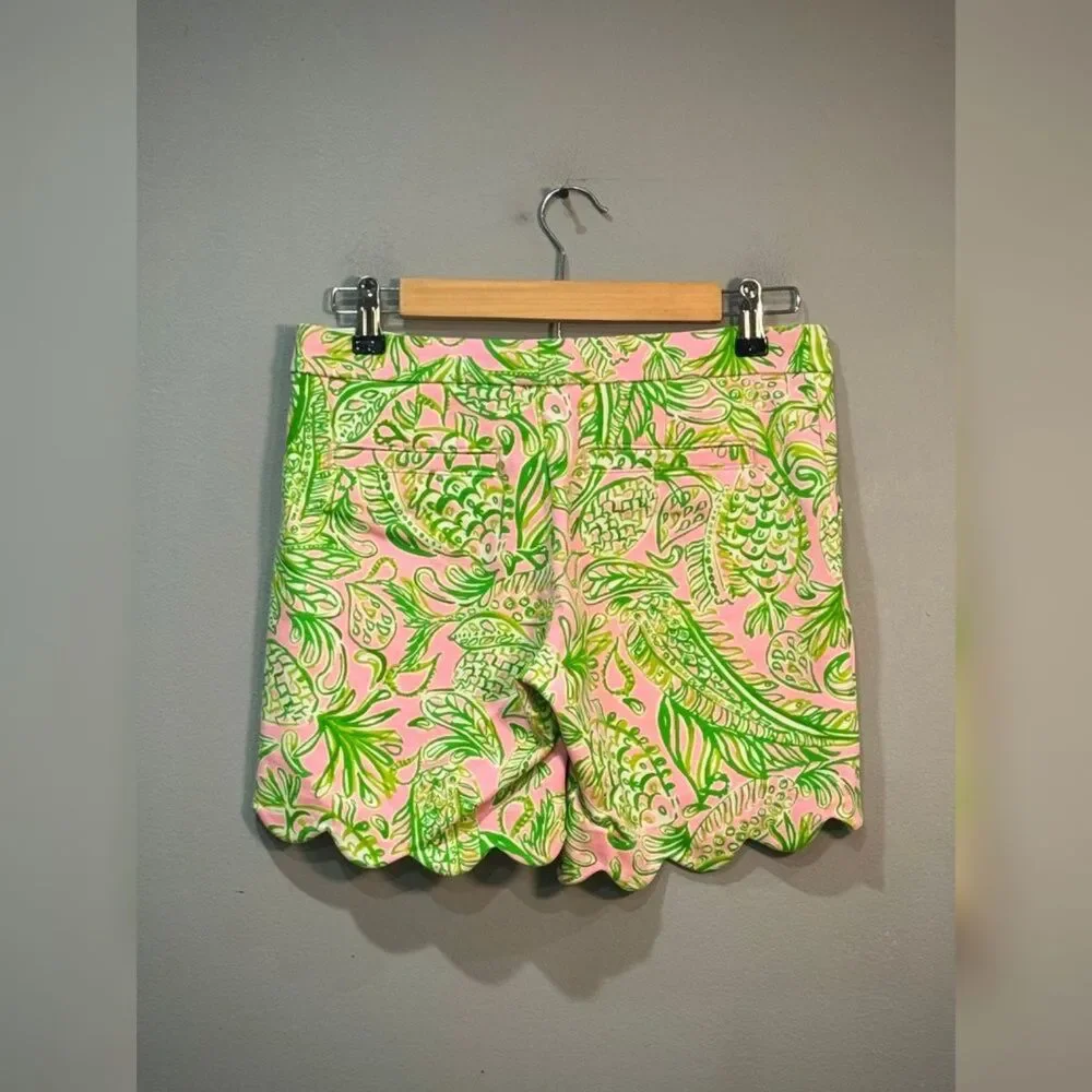 Pink/Green Lilly Pulitzer Scalloped Hem Shorts Size 00 Like New - Picture 2 of 5